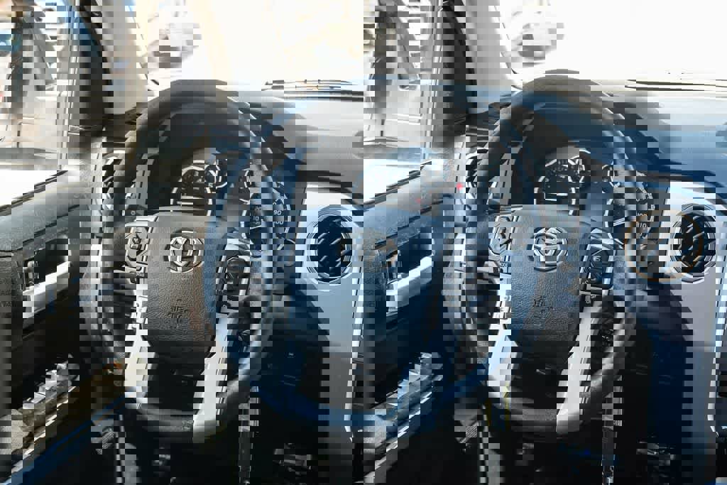 Used 2014 Toyota Tundra SR5 w/ SR5 Upgrade Package RWD image 12