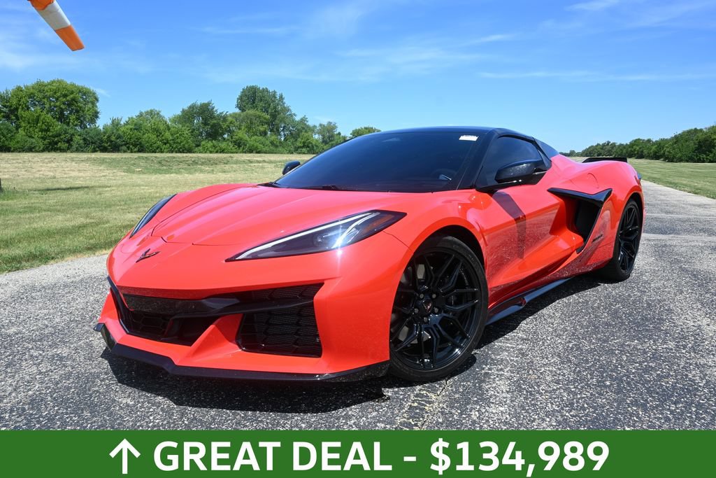 Used 2026 Chevrolet Corvette Z06 w/ Stealth Interior Trim Package RWD image 4