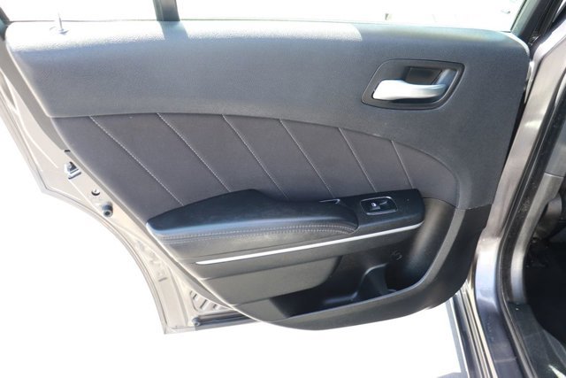 Used 2020 Dodge Charger SXT RWD image 12