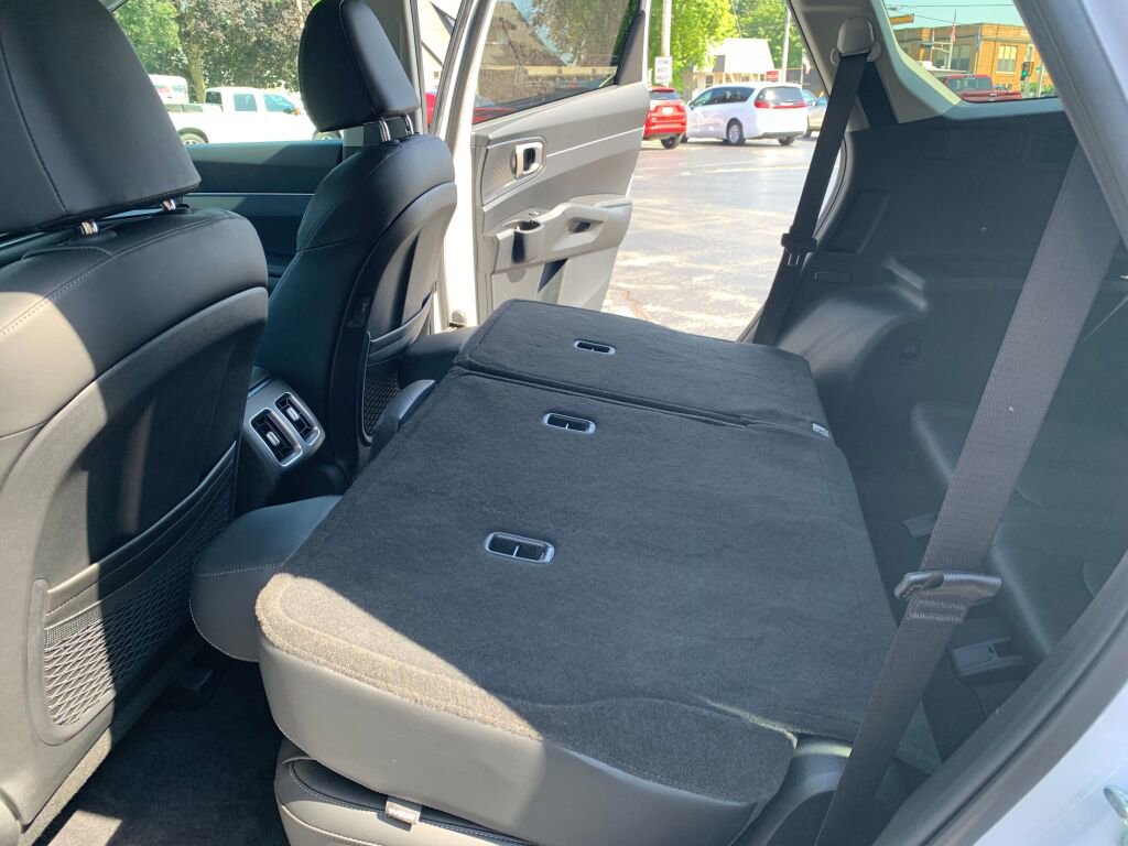 Used 2025 Kia Sorento S image 25