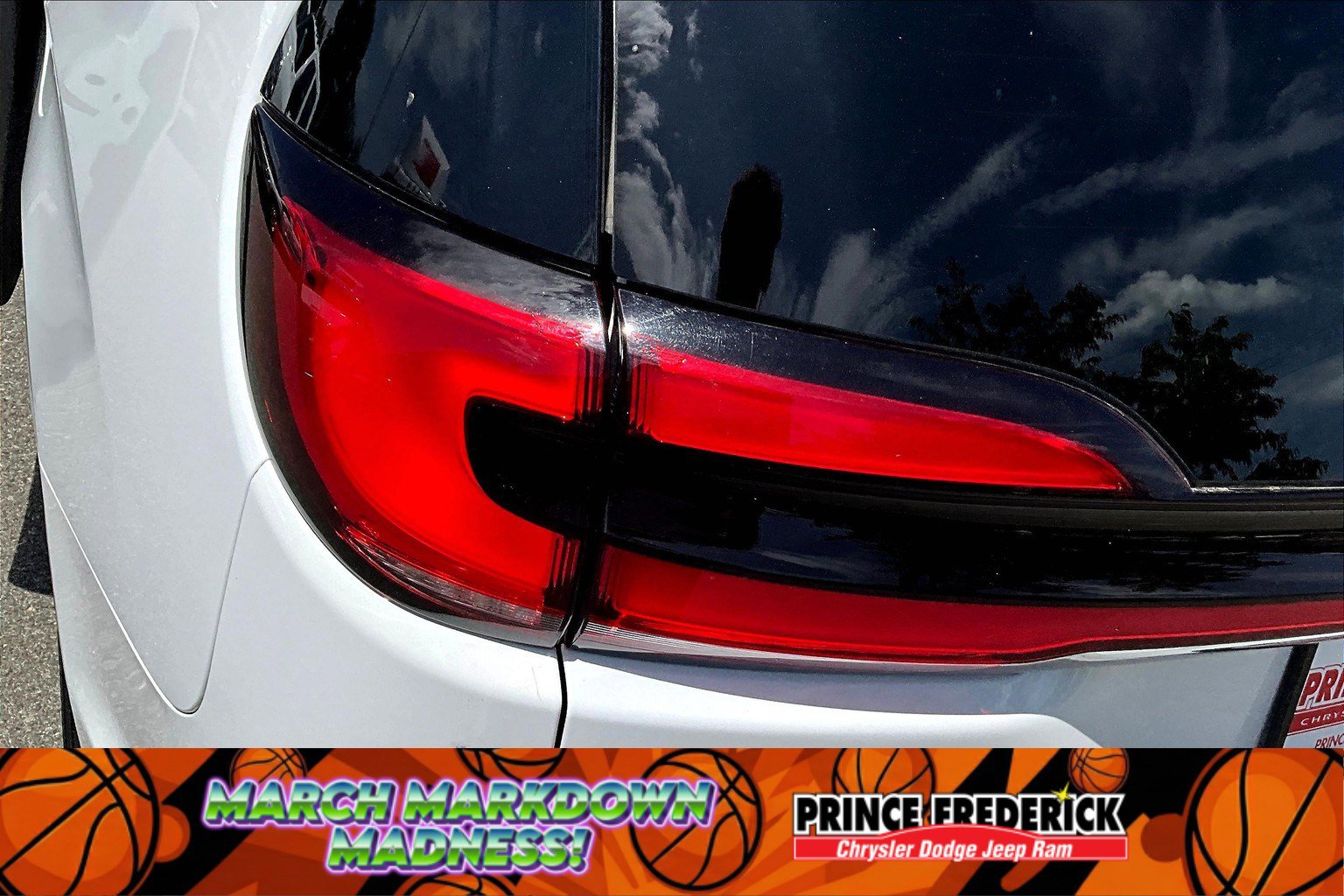 Used 2022 Chrysler Pacifica Touring-L image 25