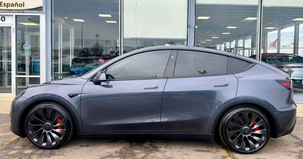 Used 2023 Tesla Model Y Performance image 30
