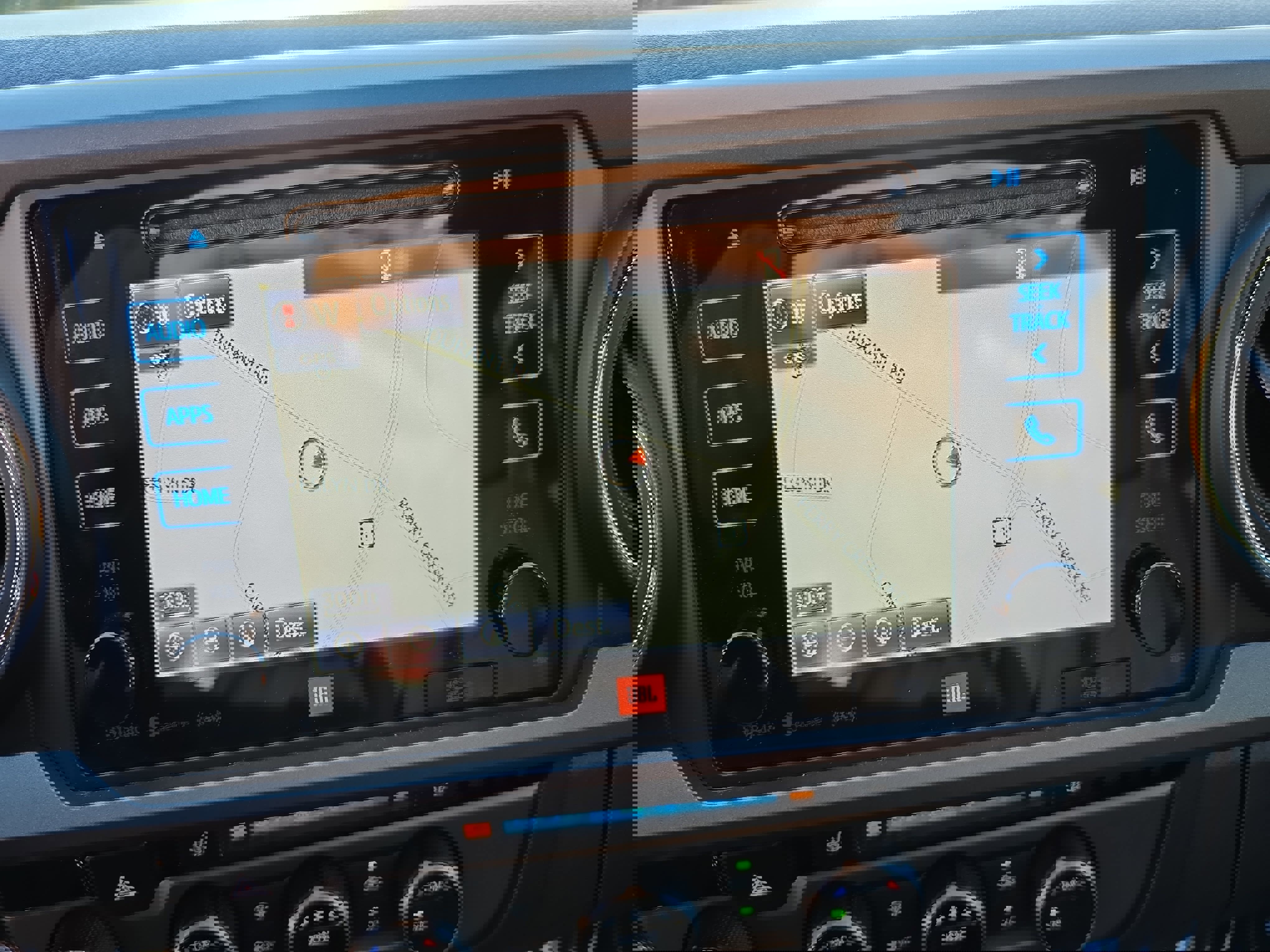 Used 2017 Toyota Tacoma TRD Sport image 23