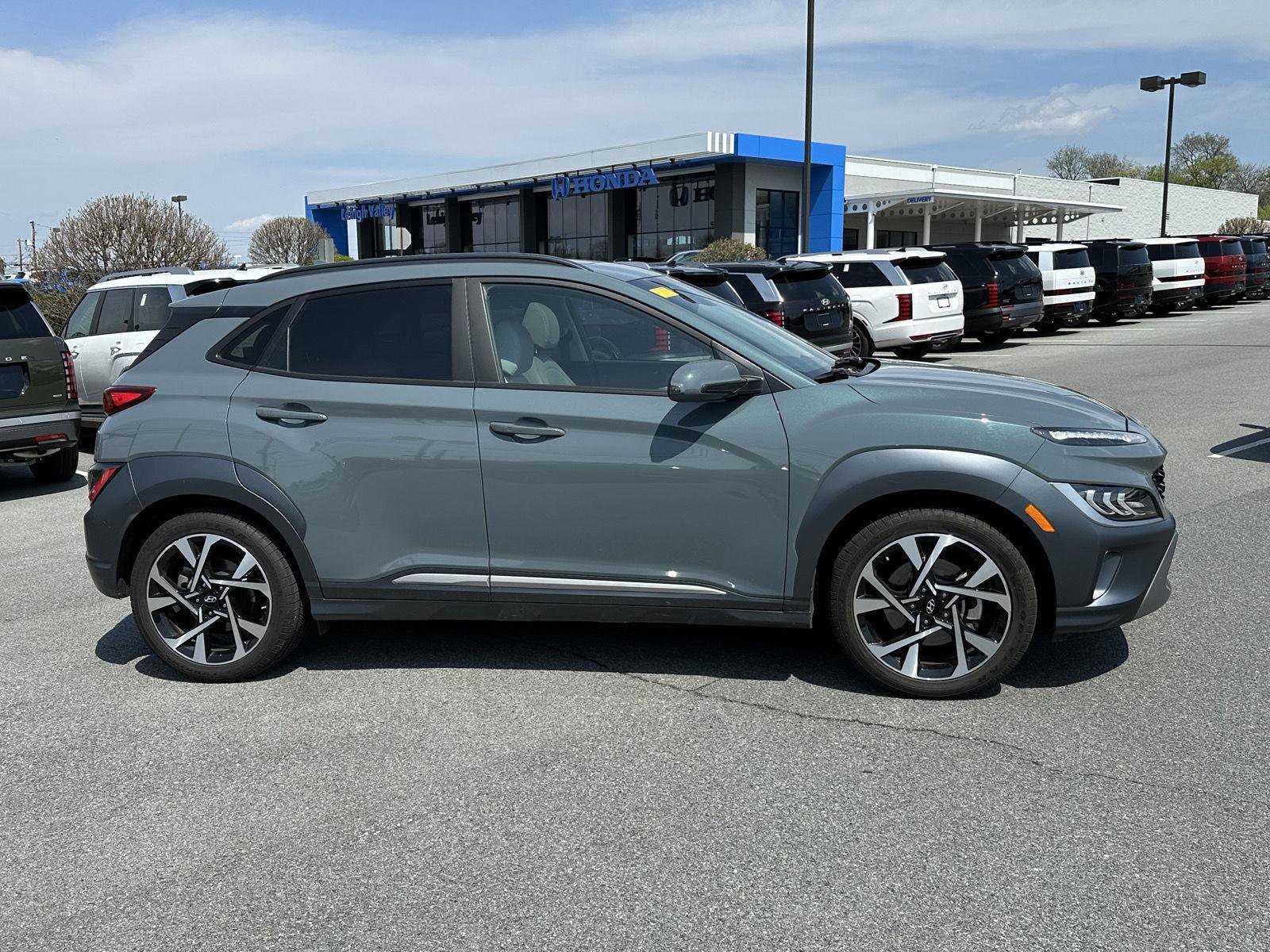 Used 2022 Hyundai Kona Limited w/ Cargo Package image 9