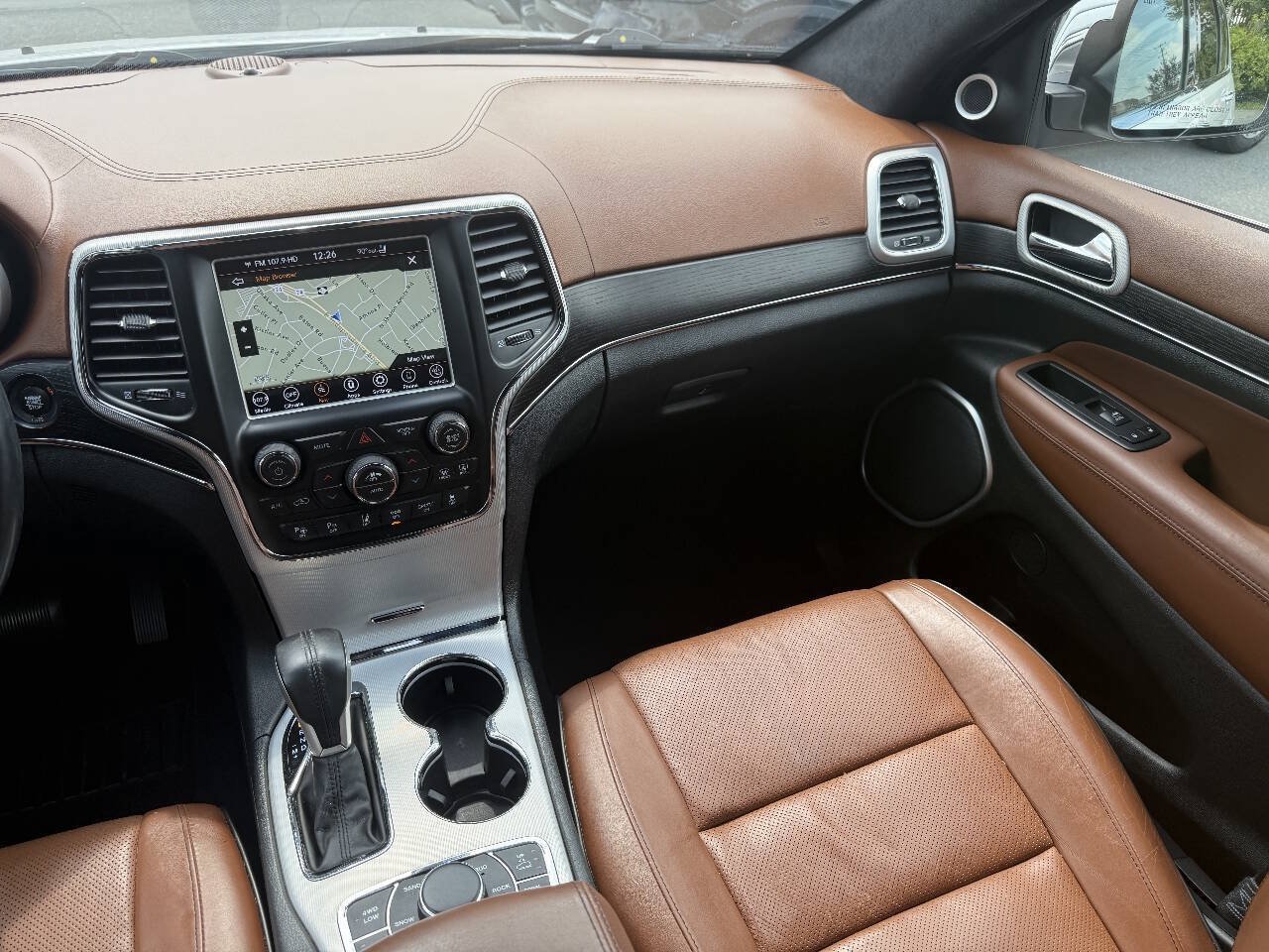Used 2018 Jeep Grand Cherokee Summit AWD/4WD image 18