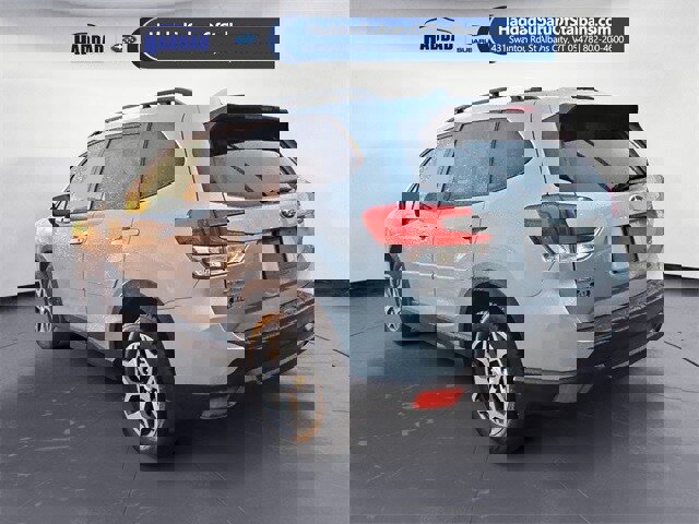 Used 2023 Subaru Forester Premium image 3