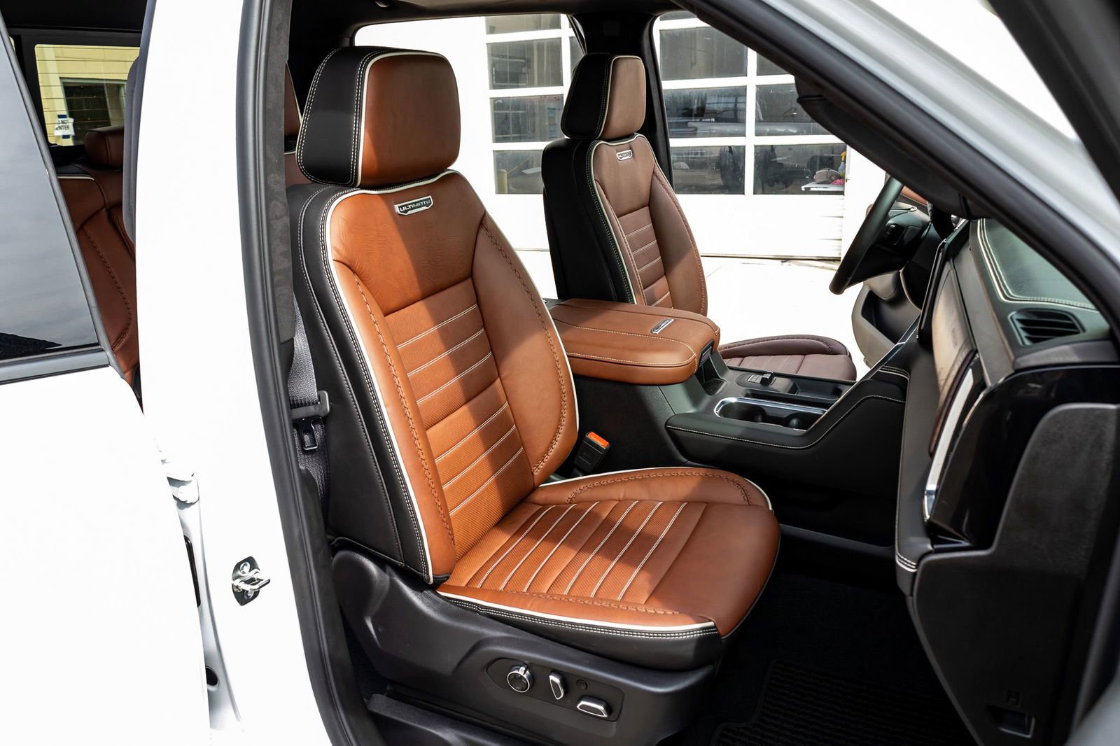 Used 2026 GMC Sierra 3500 Denali Ultimate image 29