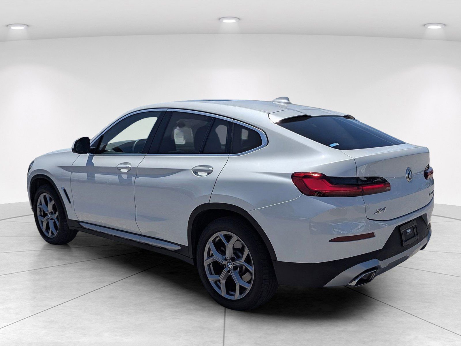Certified 2025 BMW X4 xDrive30i AWD/4WD image 6