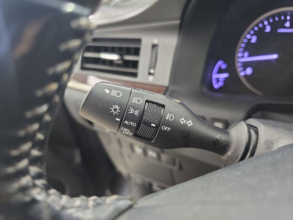 Used 2013 Lexus ES 350 w/ Luxury Pkg image 28