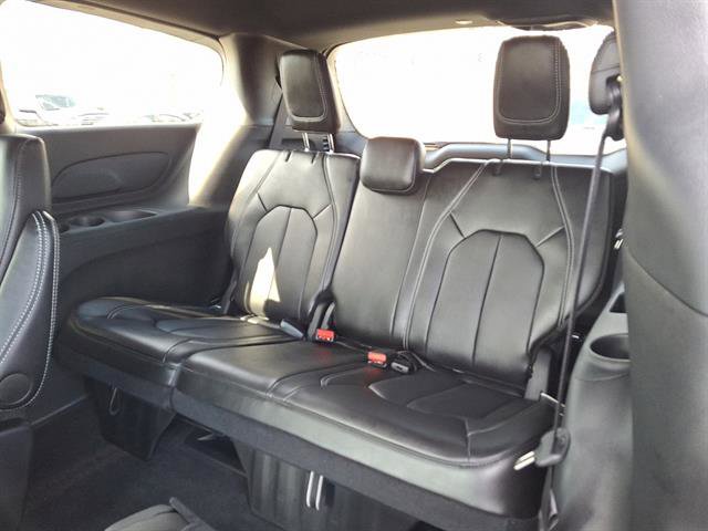 New 2026 Chrysler Pacifica Select image 8