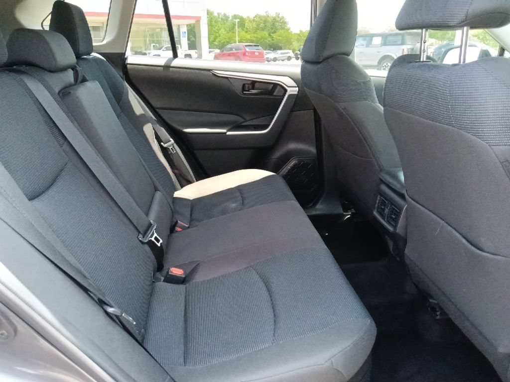 Used 2025 Toyota RAV4 LE AWD/4WD image 30