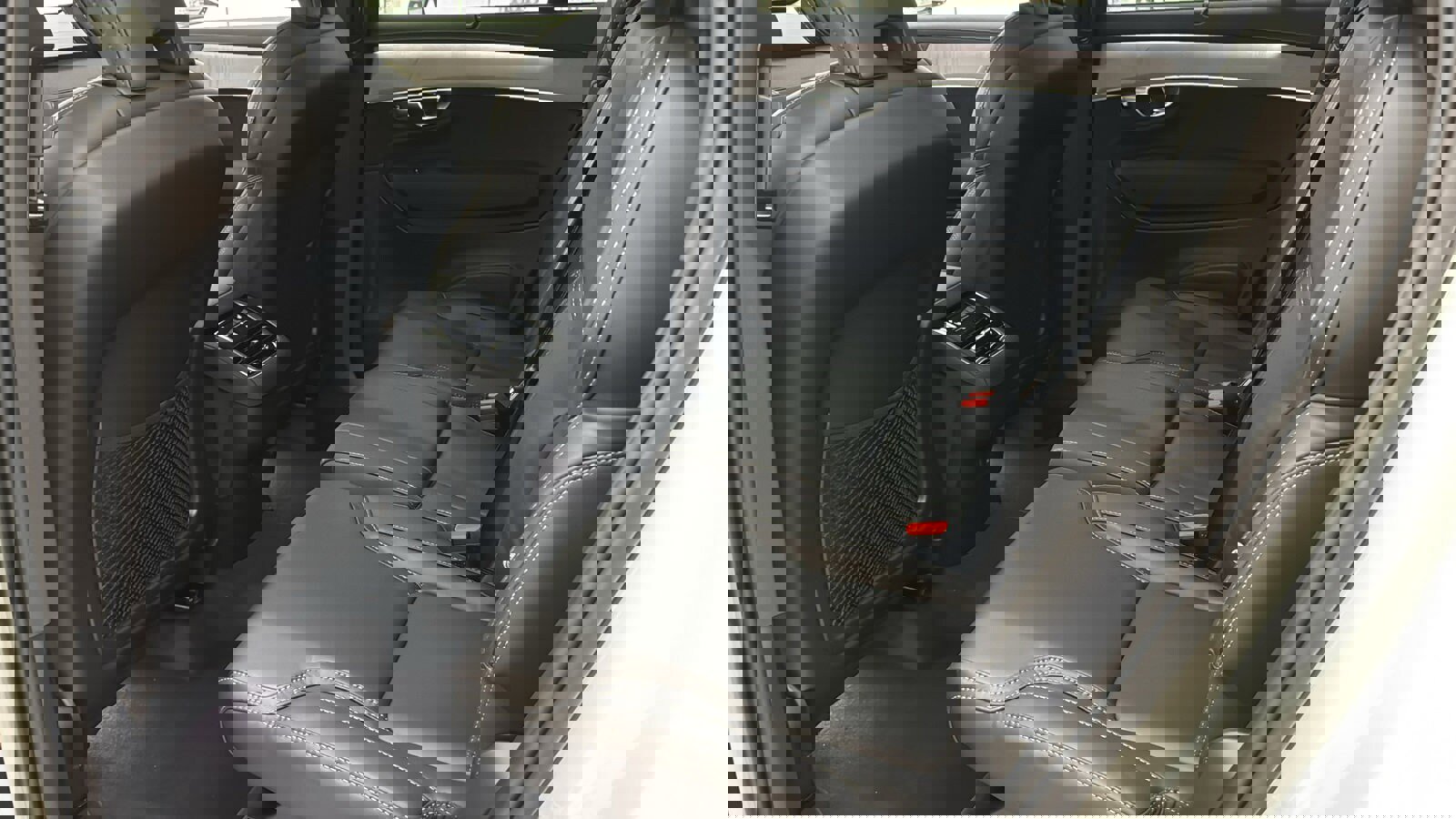 New 2026 Volvo XC90 B6 Ultra w/ Protection Package Premier image 27