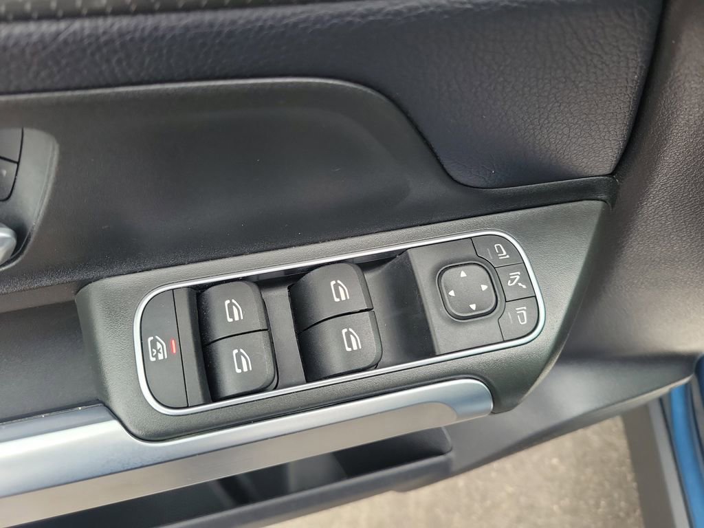 Used 2021 Mercedes-Benz GLB 250 w/ Premium Package image 13