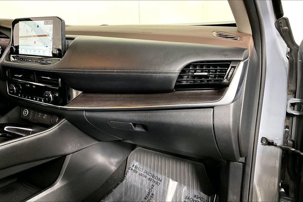 Used 2022 Nissan Rogue Platinum w/ Head-Up Display Package image 16