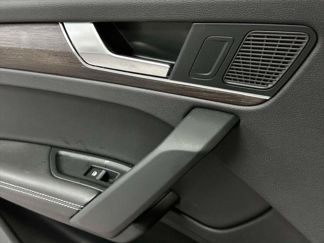 Used 2023 Audi Q5 2.0T Premium Plus w/ Premium Plus Package AWD/4WD image 19