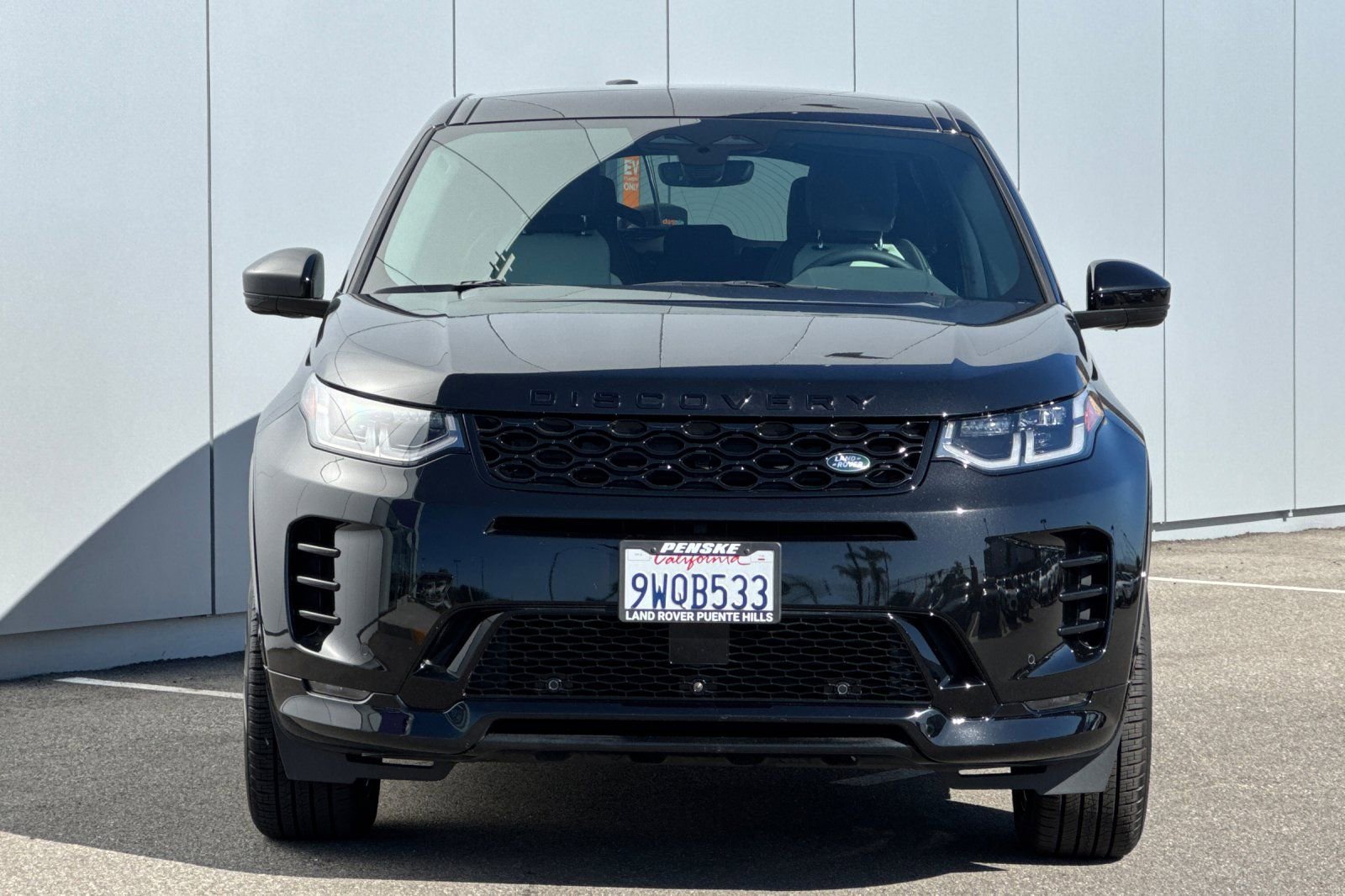 Used 2025 Land Rover Discovery Sport Dynamic SE image 8