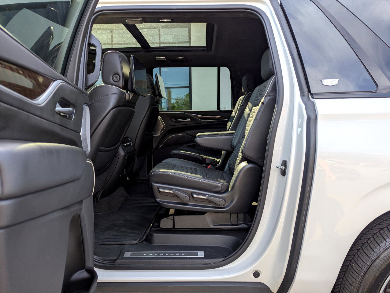 Used 2022 Cadillac Escalade ESV Sport Platinum image 42