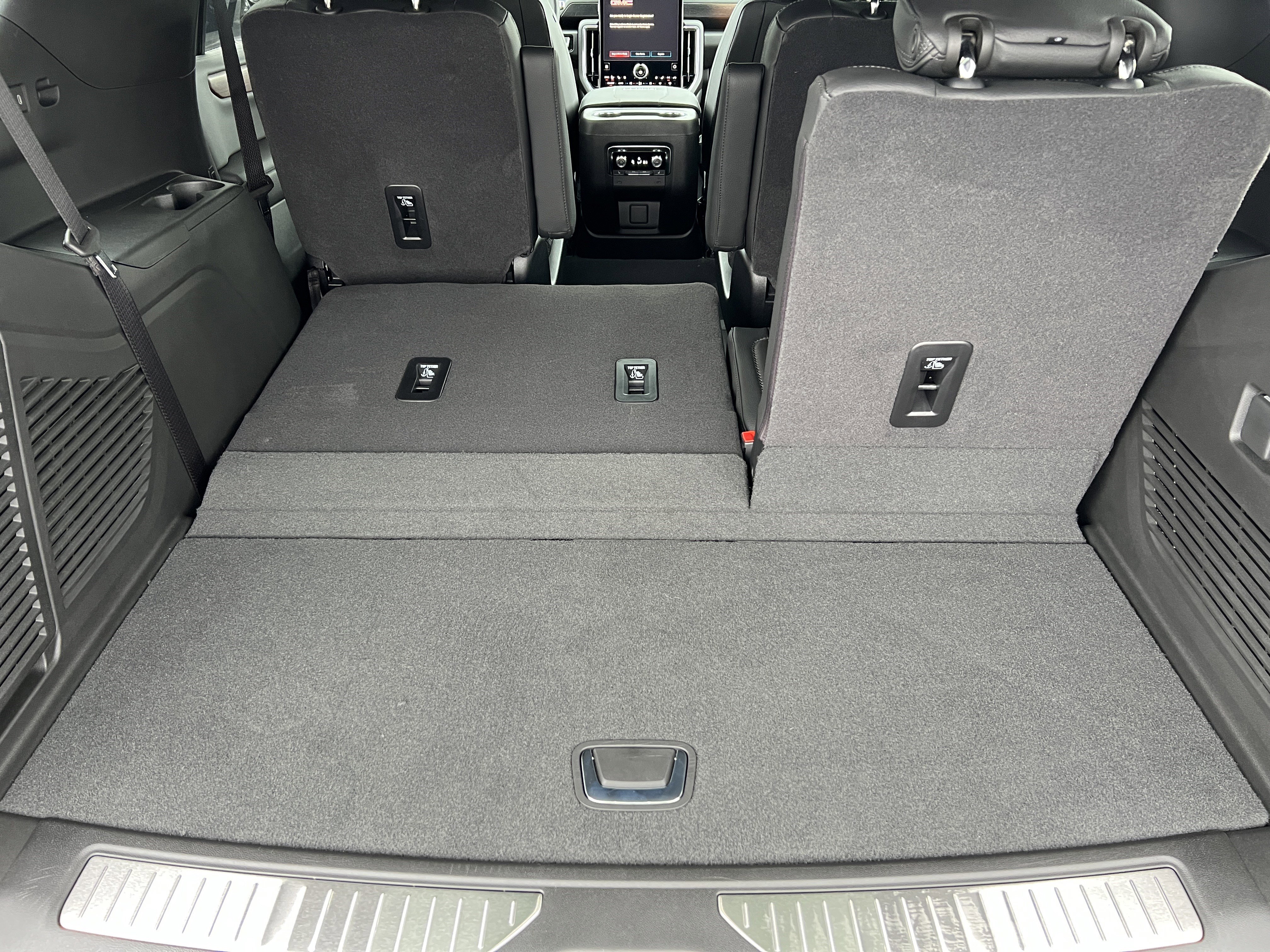 New 2026 GMC Yukon Denali w/ Sun & Power Step Package image 18