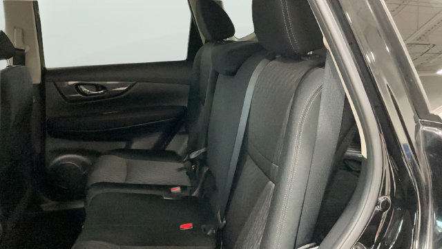 Used 2020 Nissan Rogue SV AWD/4WD image 17