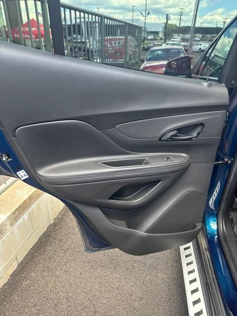 Used 2019 Buick Encore Sport Touring AWD/4WD image 5