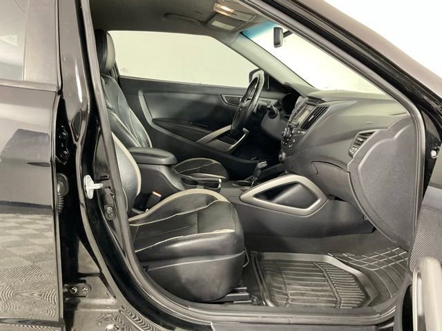 Used 2013 Hyundai Veloster Turbo FWD image 25
