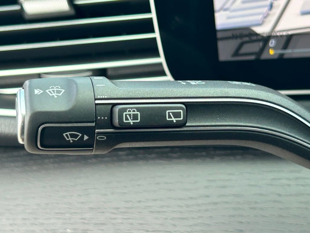 Used 2025 Mercedes-Benz GLE 450e 4MATIC image 41