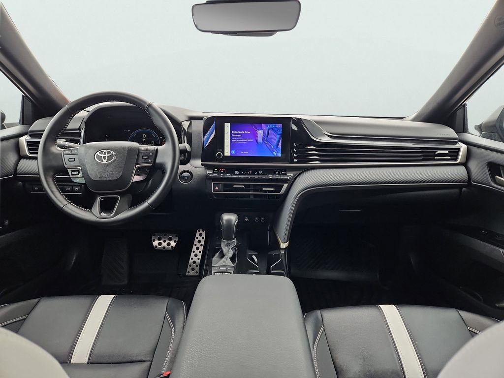 Used 2025 Toyota Camry SE w/ Convenience Package image 11