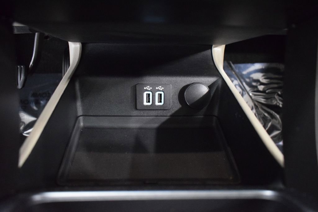 Used 2020 Ford Fusion SE image 22