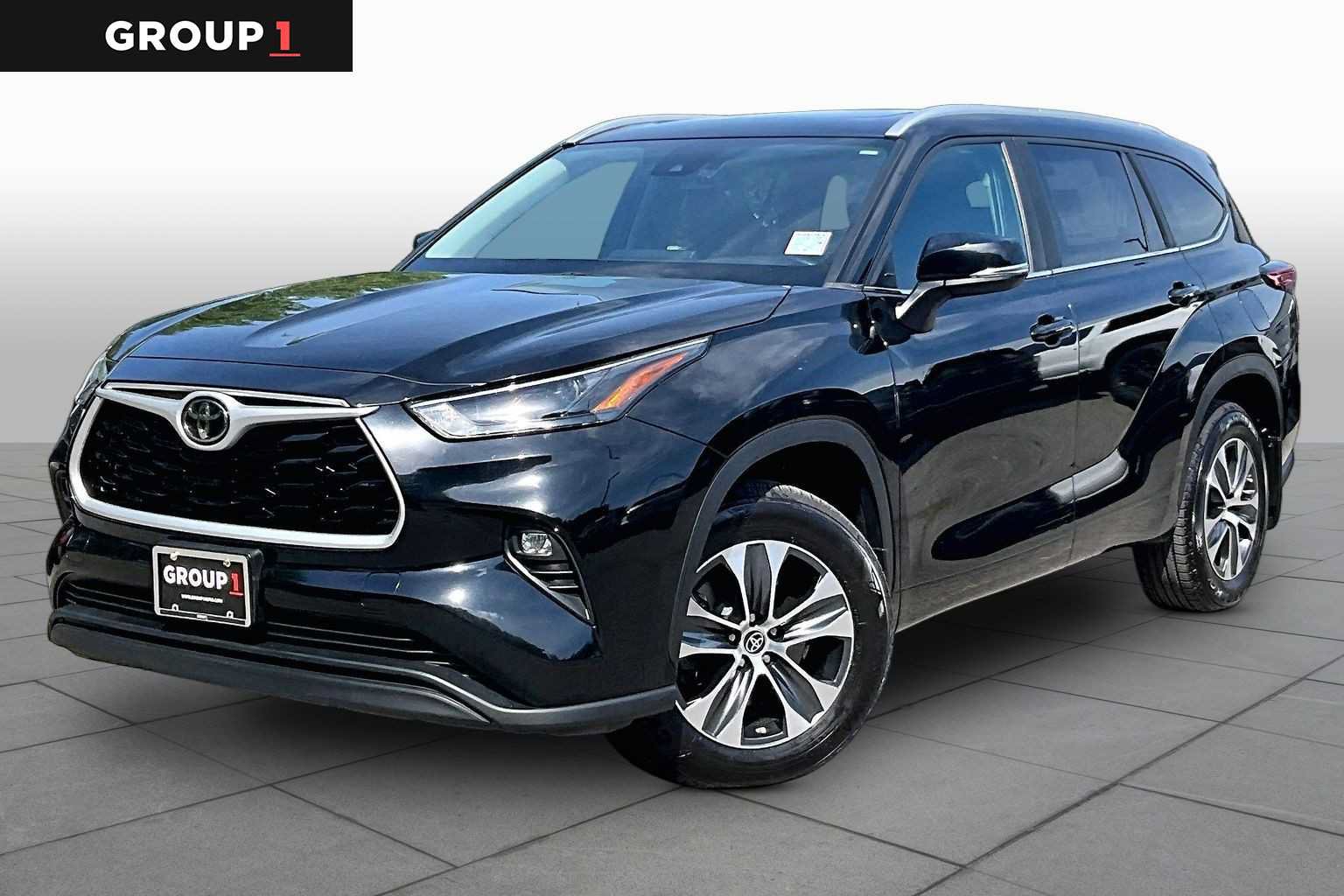 Used 2023 Toyota Highlander XLE AWD/4WD video 1