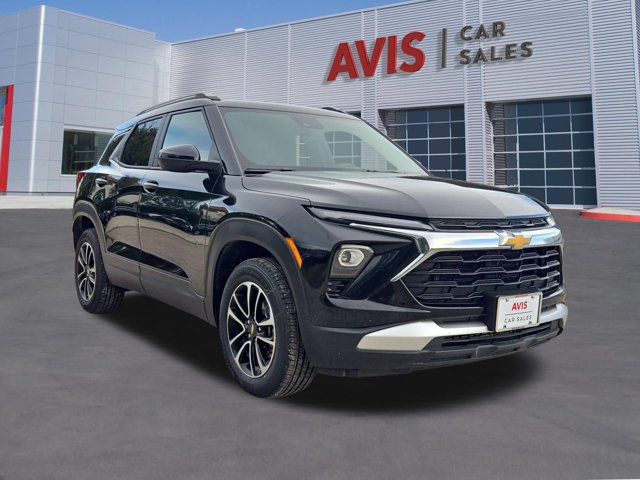 Used 2025 Chevrolet TrailBlazer LT AWD/4WD image 3