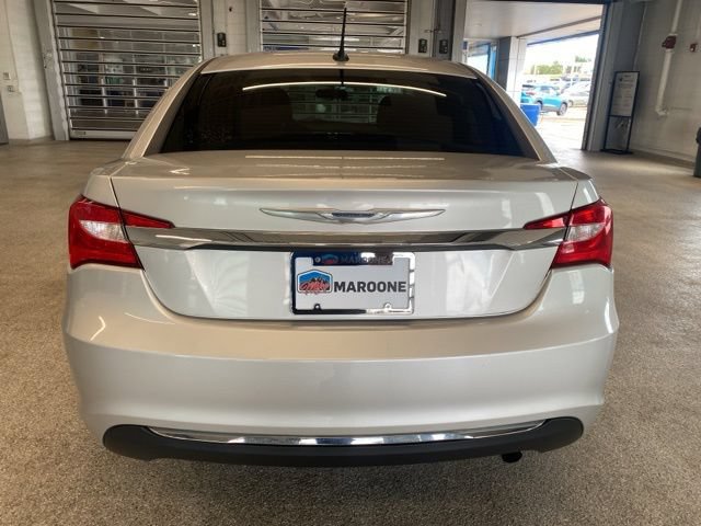 Used 2012 Chrysler 200 Touring FWD image 6