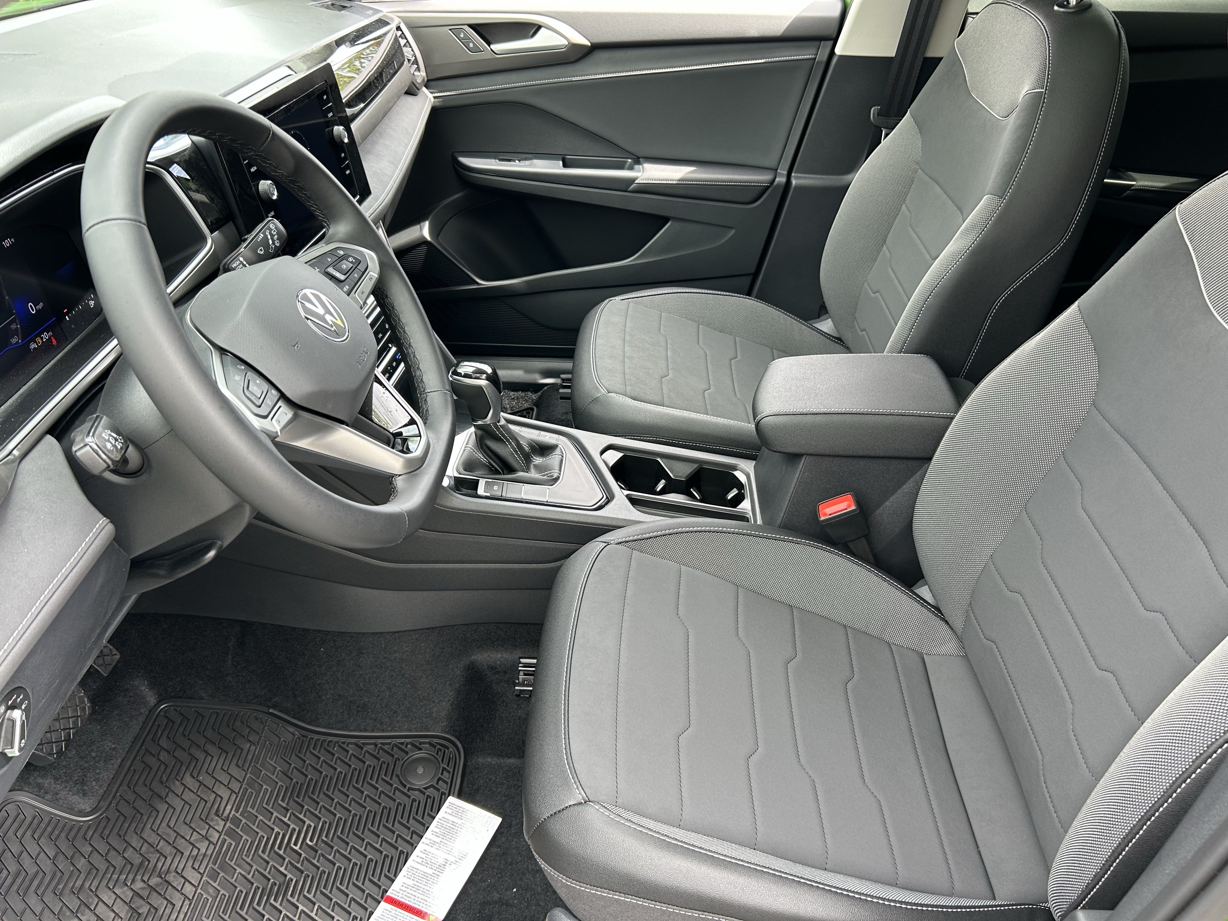New 2026 Volkswagen Taos SE FWD image 16