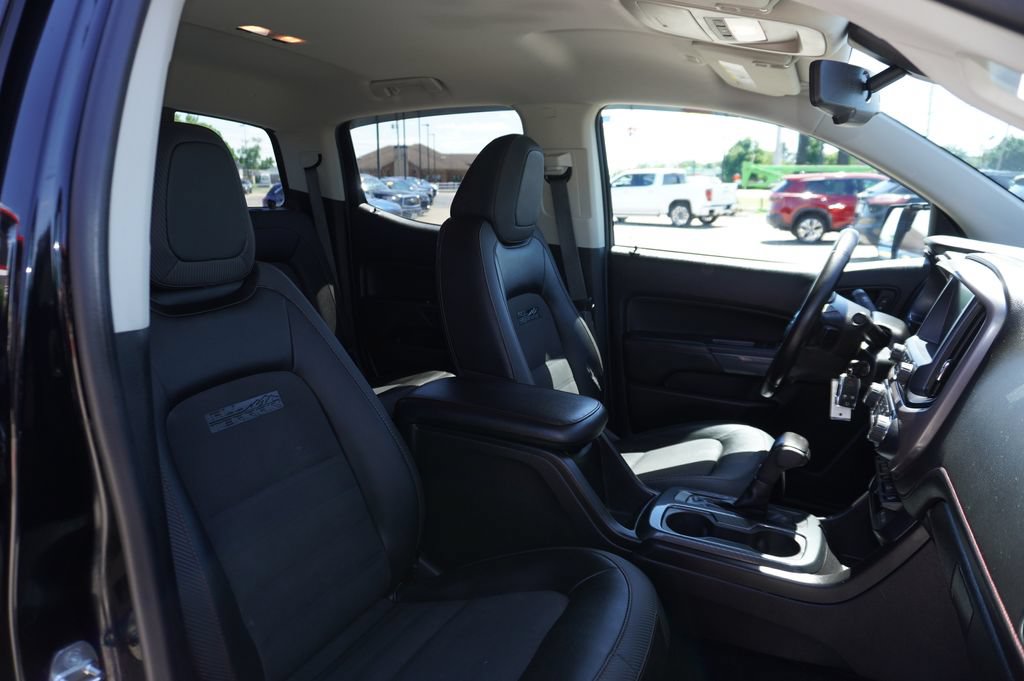Used 2017 GMC Canyon SLE w/ All Terrain X Package AWD/4WD image 31