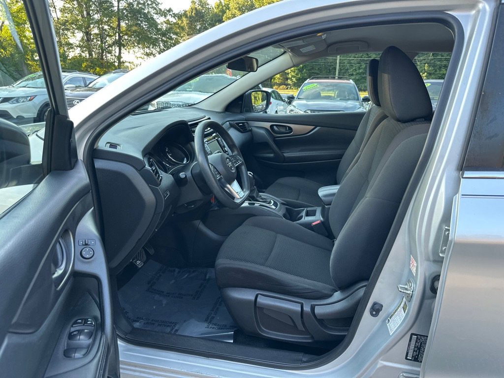 Used 2019 Nissan Rogue Sport S image 9