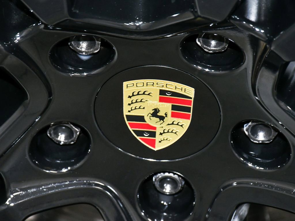 Used 2021 Porsche Cayenne GTS w/ Premium Package Plus image 87