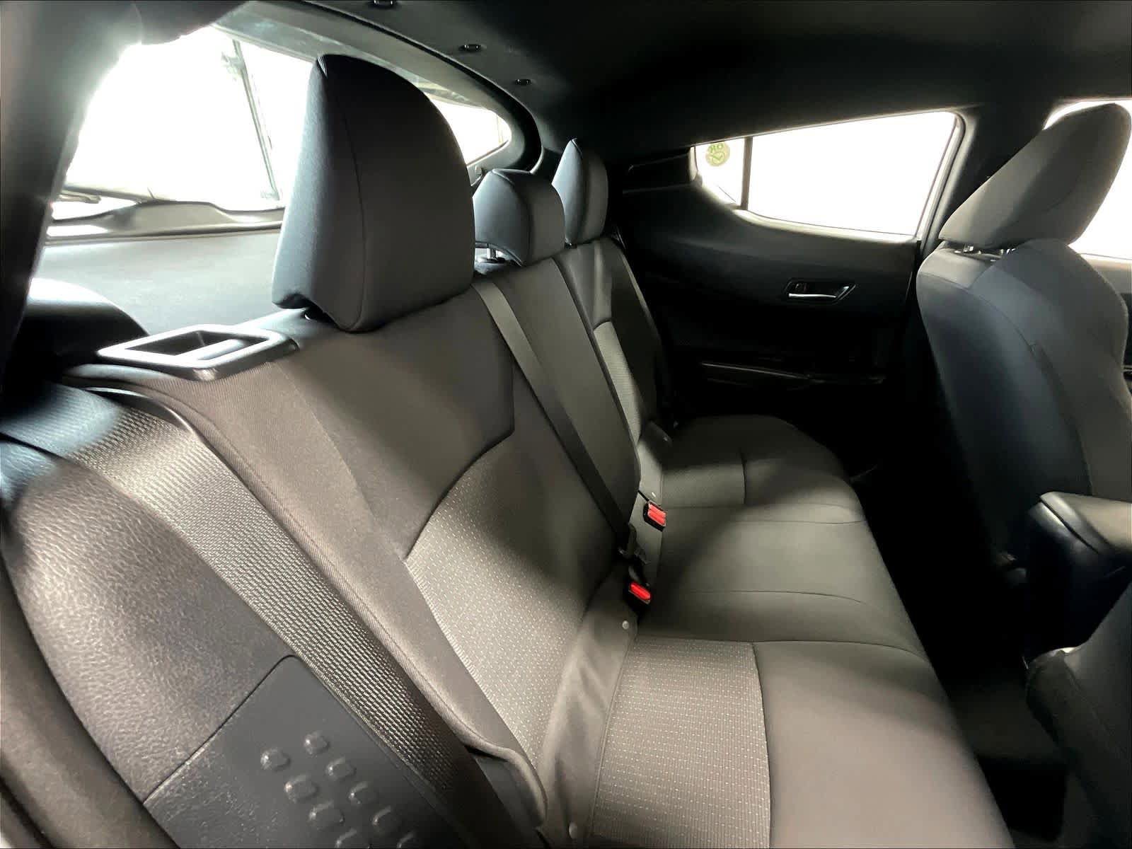 Used 2019 Toyota C-HR XLE image 16