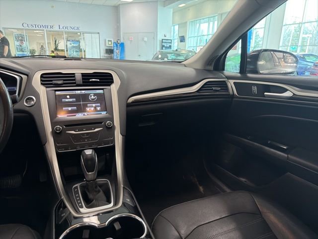Used 2015 Ford Fusion SE w/ Equipment Group 202A image 24