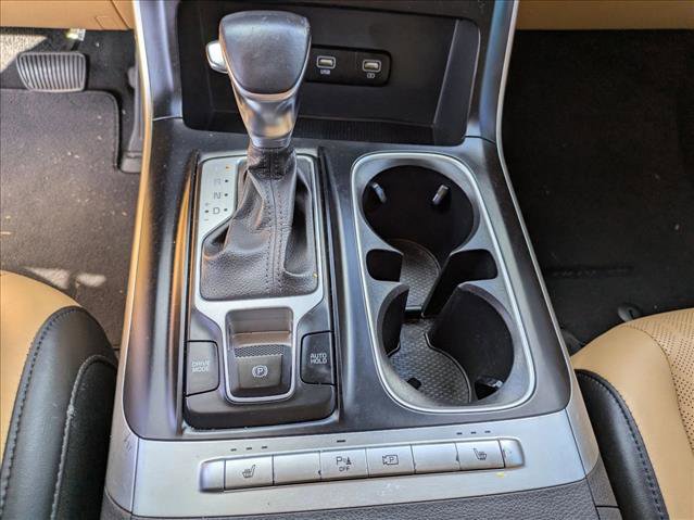 Used 2023 Kia Carnival LX image 16