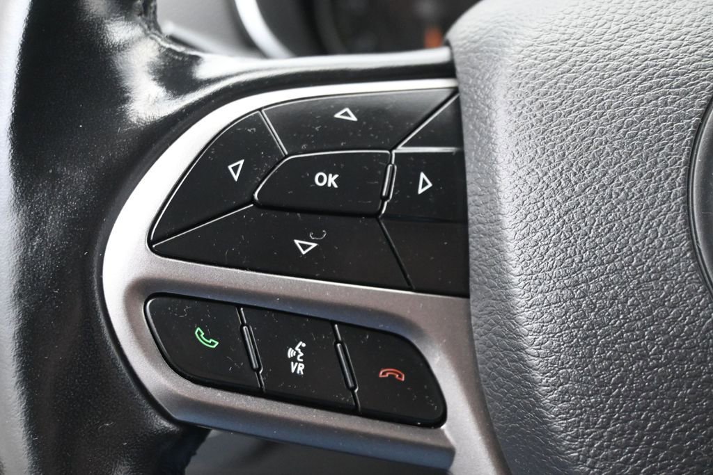 Used 2020 Jeep Cherokee Limited AWD/4WD image 19