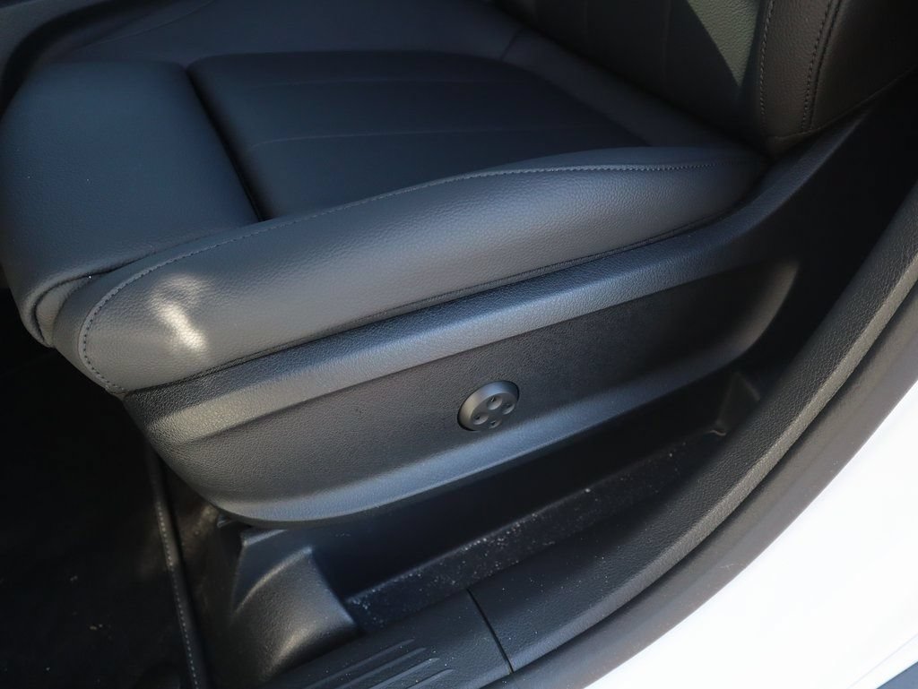 New 2026 Mercedes-Benz GLB 250 4MATIC image 31