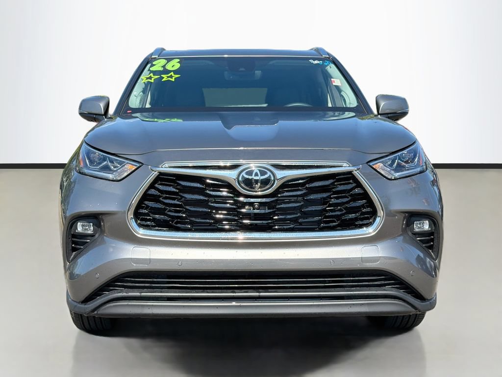 Used 2026 Toyota Highlander Limited AWD/4WD image 4