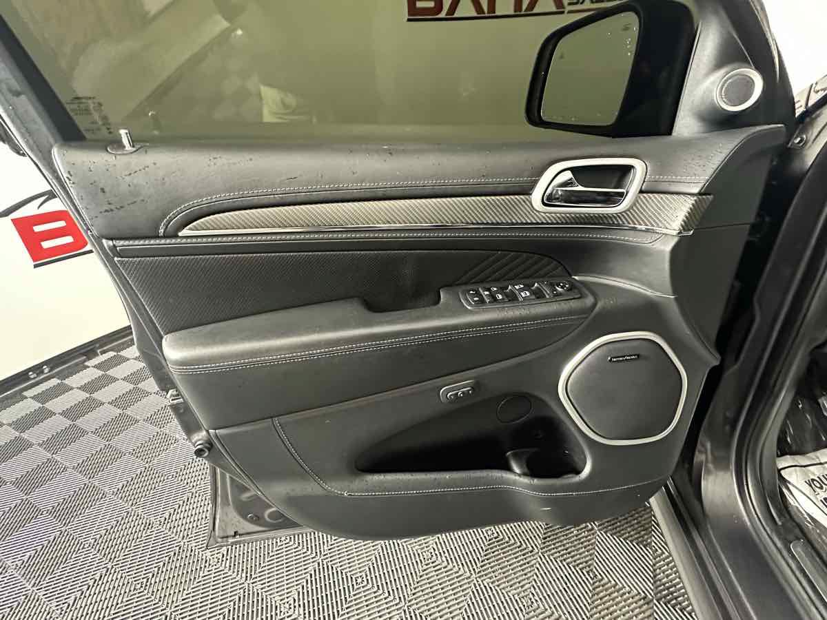 Used 2018 Jeep Grand Cherokee SRT AWD/4WD image 15
