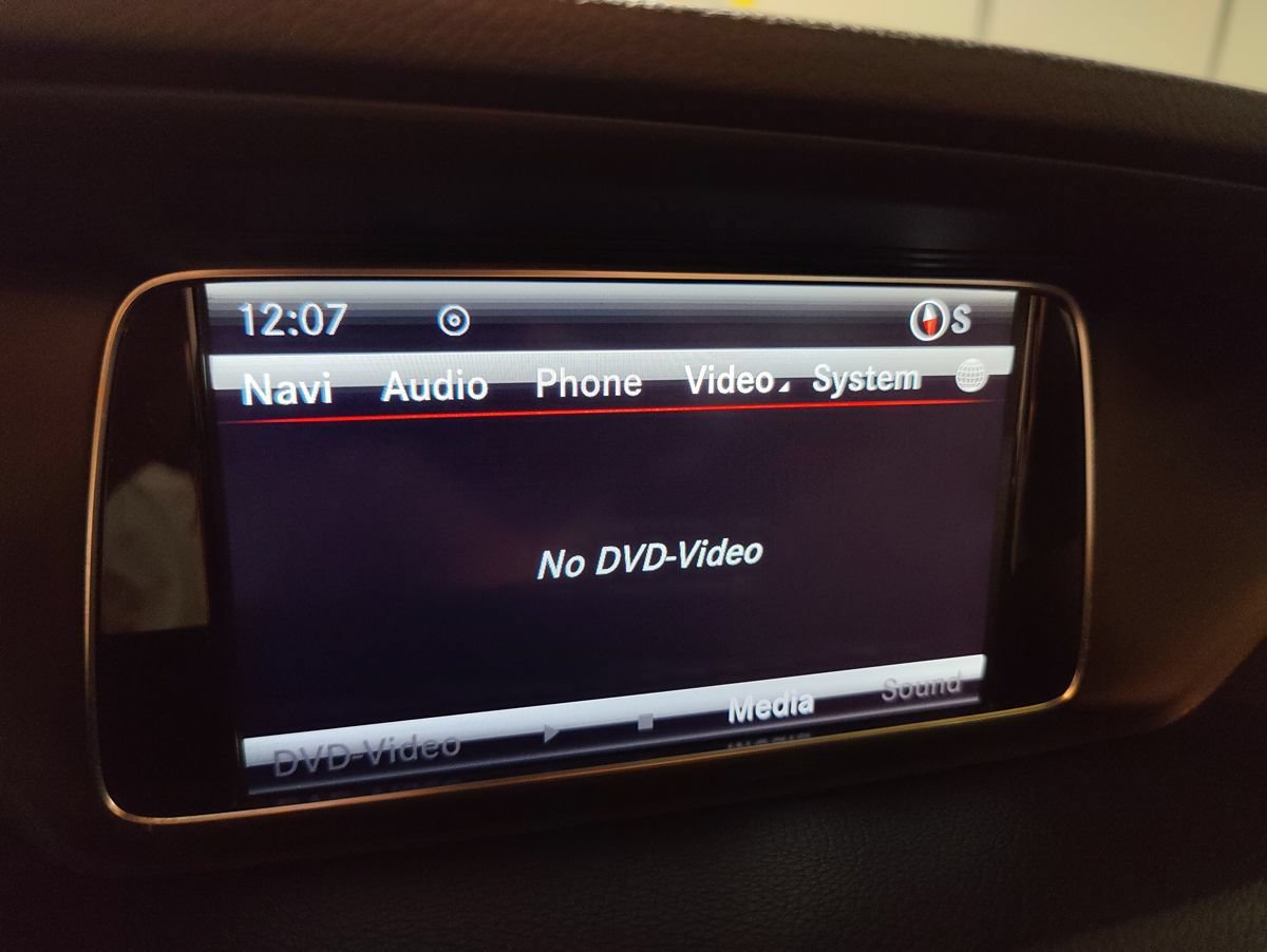 Used 2014 Mercedes-Benz E 350 4MATIC Wagon image 39