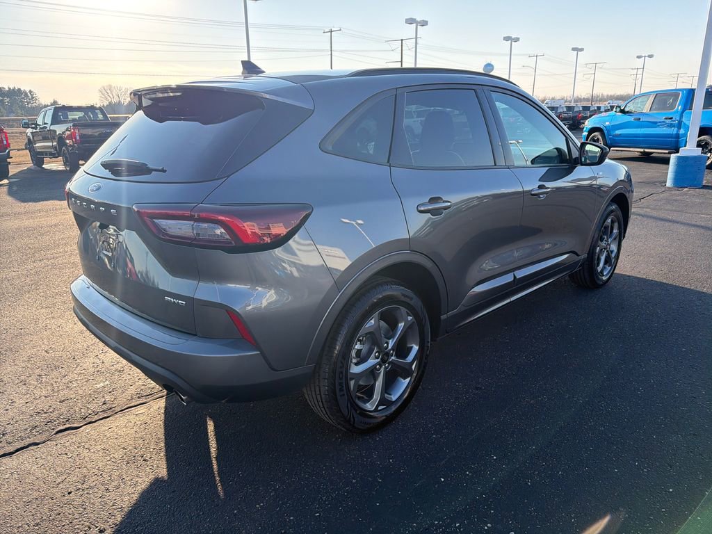 Used 2024 Ford Escape ST-Line AWD/4WD image 5