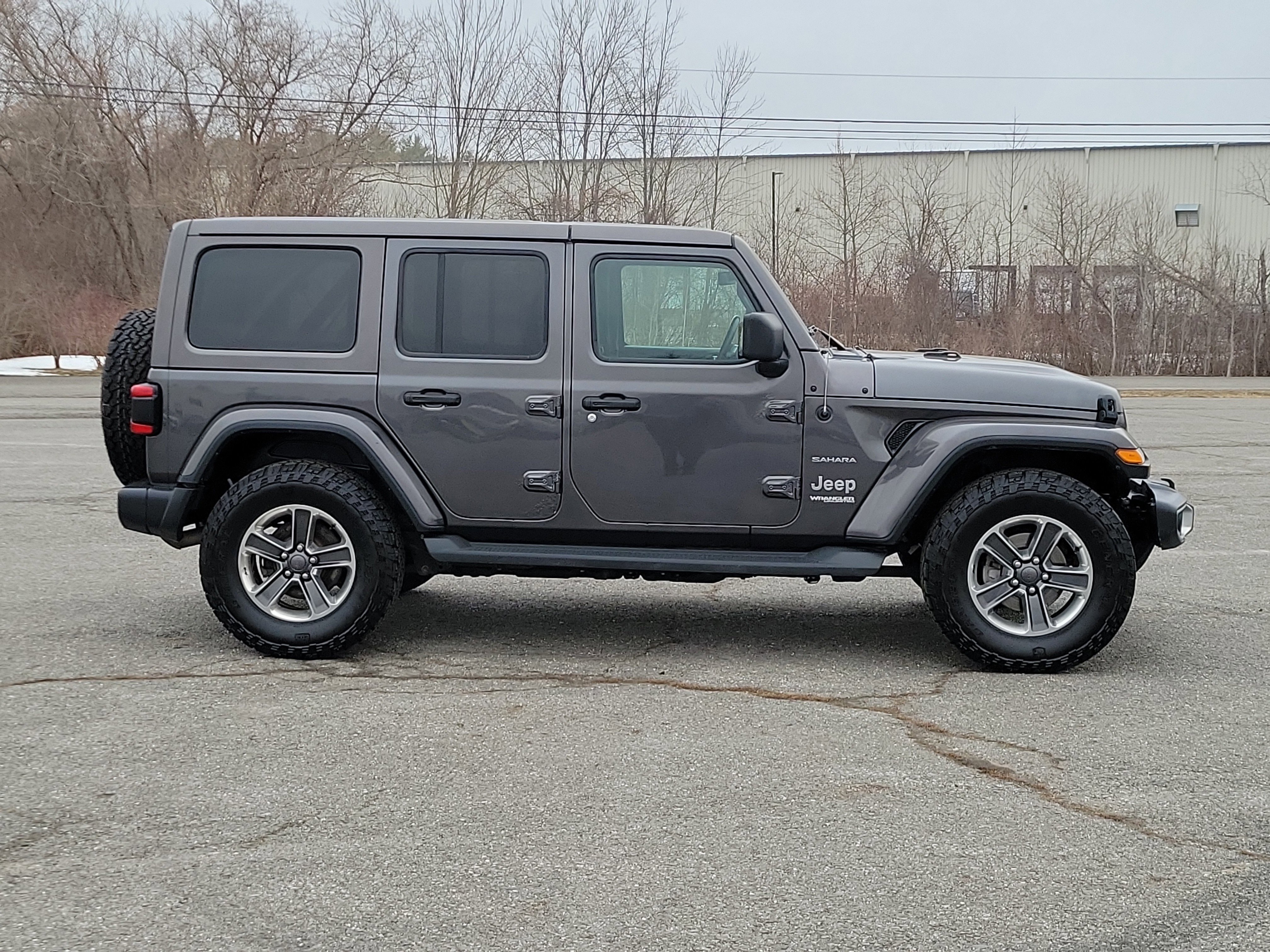 Used 2018 Jeep Wrangler Unlimited Sahara image 4
