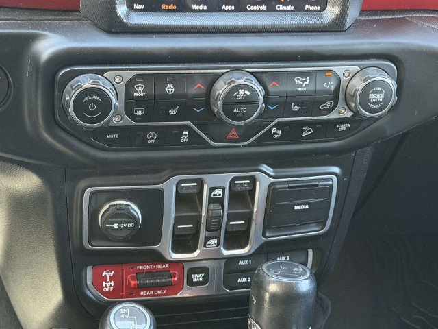 Used 2018 Jeep Wrangler Unlimited Rubicon w/ Dual Top Group AWD/4WD image 18