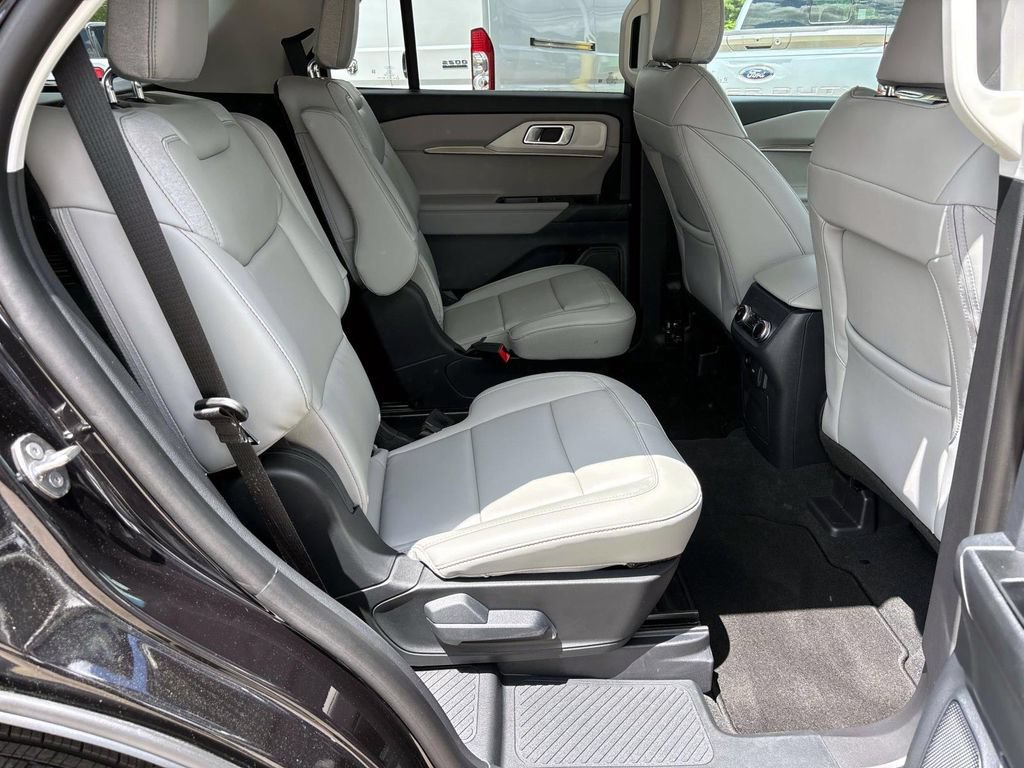 Used 2026 Ford Explorer Active w/ Active Comfort Package AWD/4WD image 18