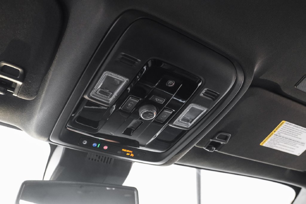 Used 2026 Chevrolet Suburban Premier RWD image 26