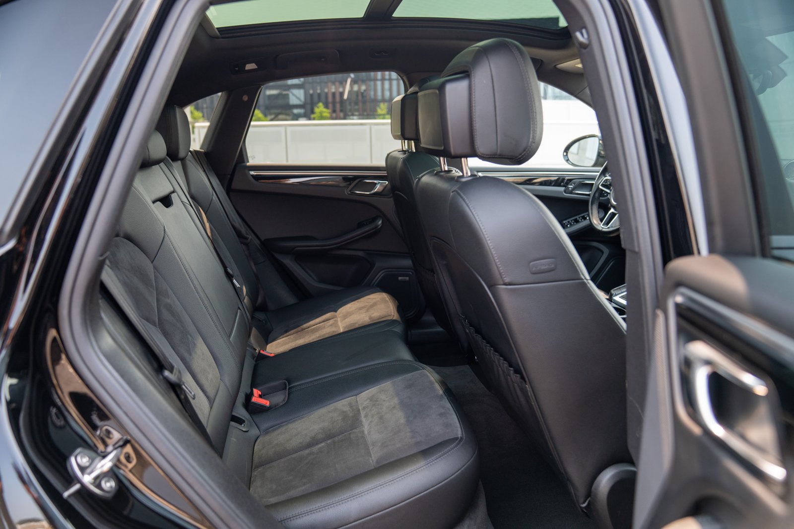 Used 2017 Porsche Macan S AWD/4WD image 25