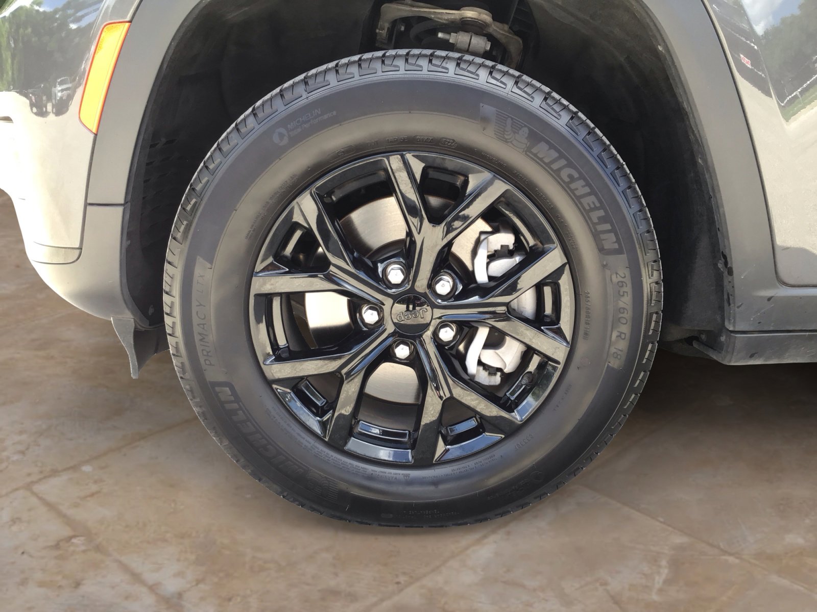 Used 2025 Jeep Grand Cherokee L Laredo RWD image 29